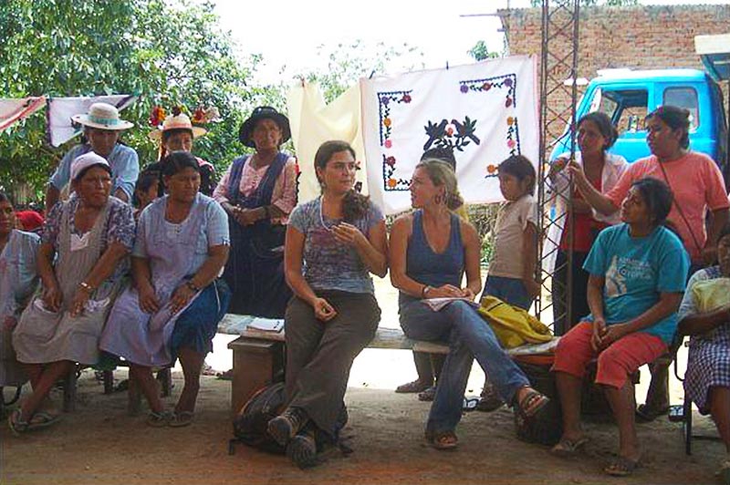 community-meeting-caitlin-melinda-bolivia